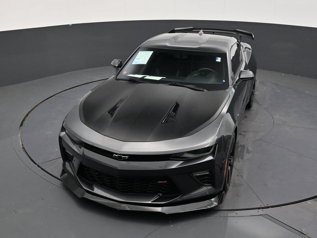 Used 2018 Chevrolet Camaro SS RWD image 19