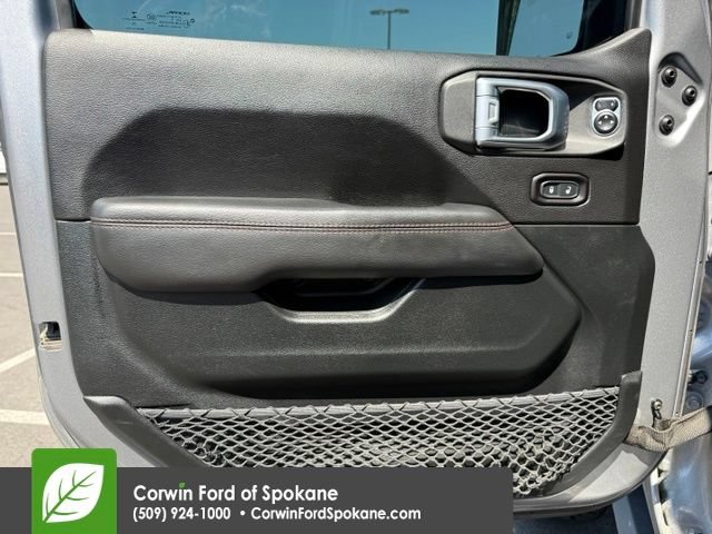 Used 2020 Jeep Gladiator Rubicon w/ Advanced Safety Group AWD/4WD image 19