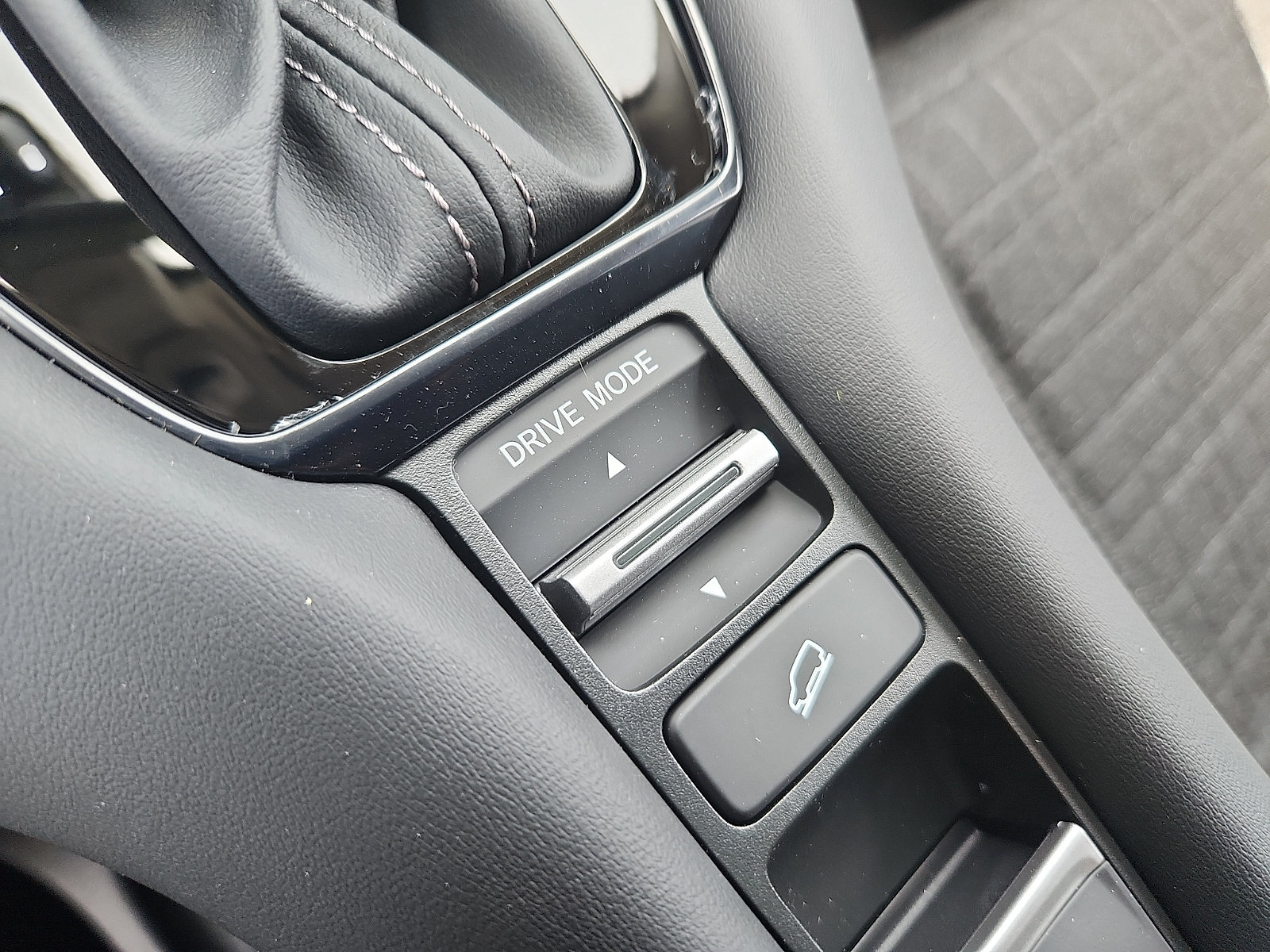 New 2027 Honda HR-V LX image 14