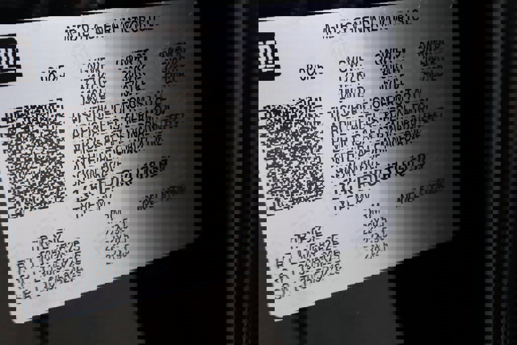 New 2026 GMC Hummer EV SUV w/ LPO, Dark Essentials Package image 30