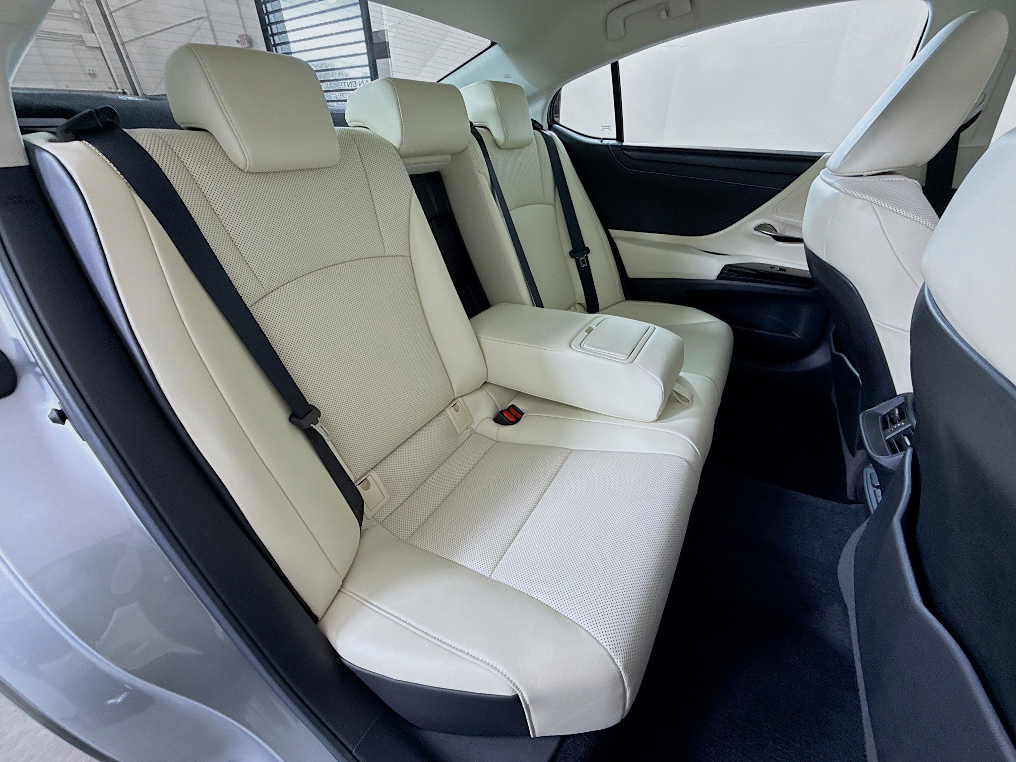 Certified 2022 Lexus ES 350 w/ Premium Package image 25