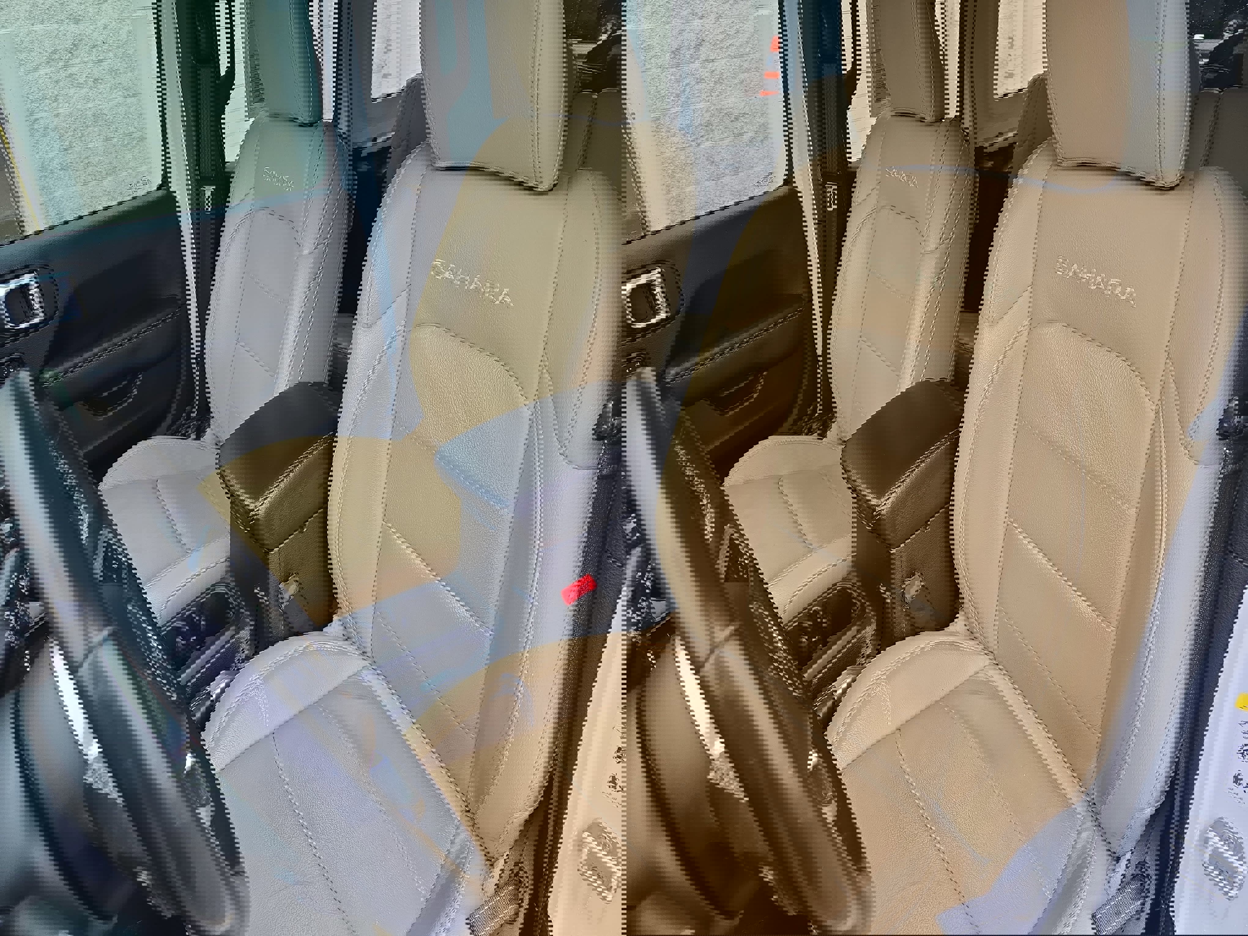 Used 2019 Jeep Wrangler Unlimited Sahara image 17