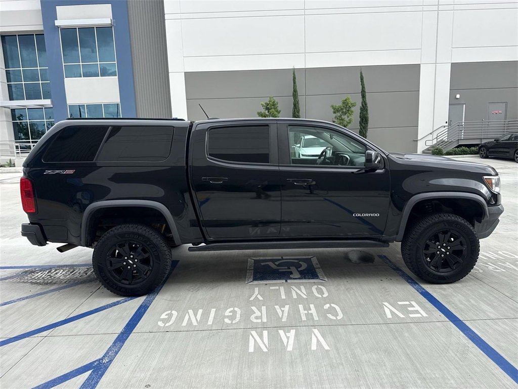 Used 2019 Chevrolet Colorado ZR2 w/ ZR2 Midnight Special Edition image 2