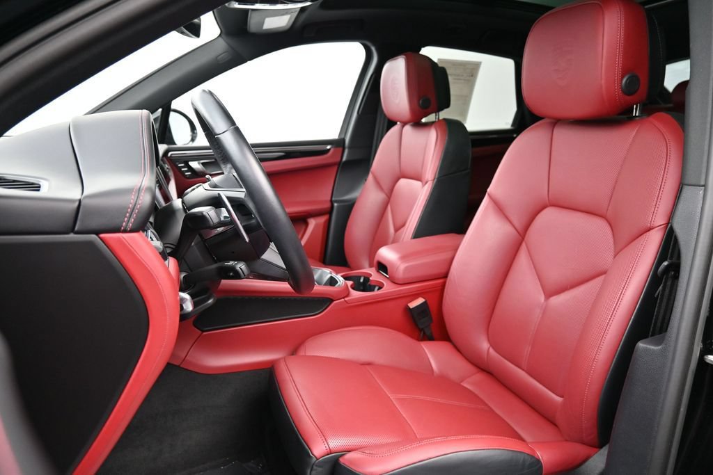 Certified 2023 Porsche Macan S AWD/4WD image 5