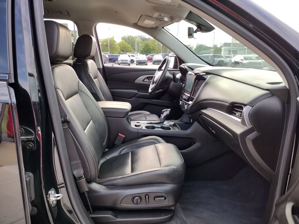 Used 2021 Chevrolet Traverse RS AWD/4WD image 23