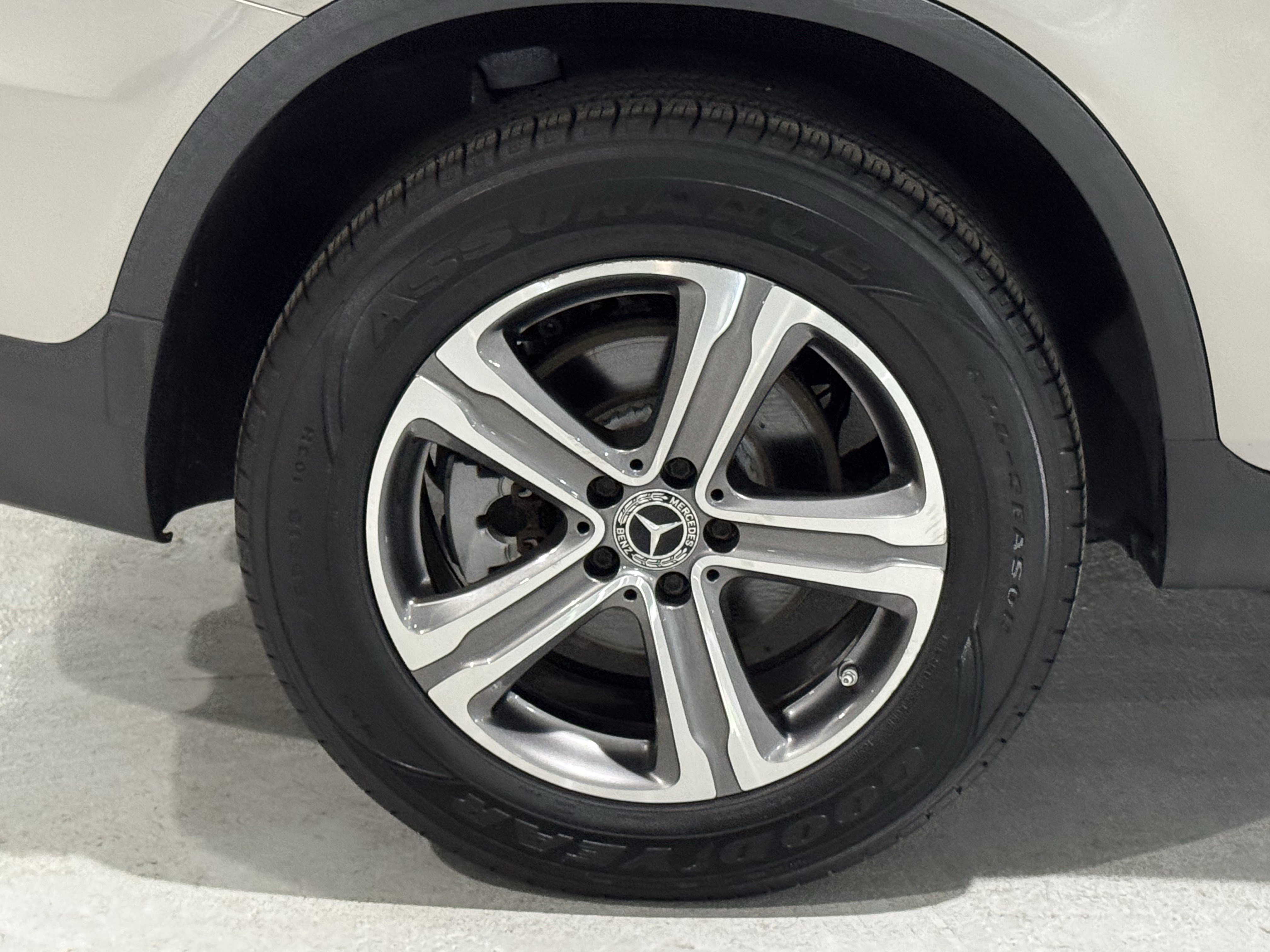 Used 2021 Mercedes-Benz GLC 300 4MATIC w/ Premium Package image 41