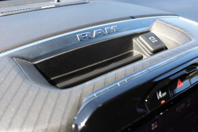Used 2025 RAM 1500 Big Horn AWD/4WD image 29