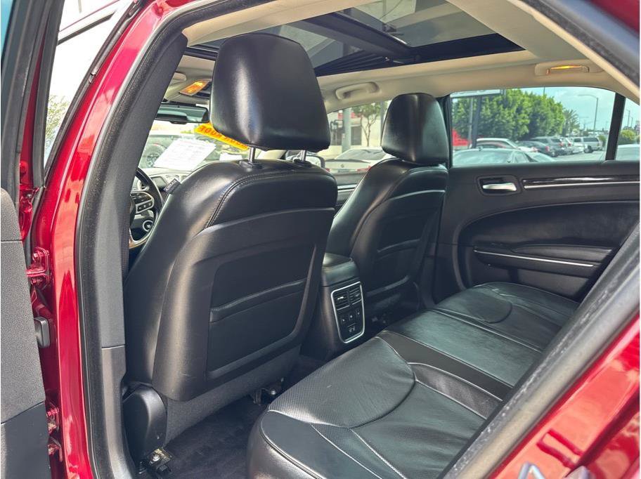 Used 2017 Chrysler 300 C w/ Safetytec Plus Group RWD image 19