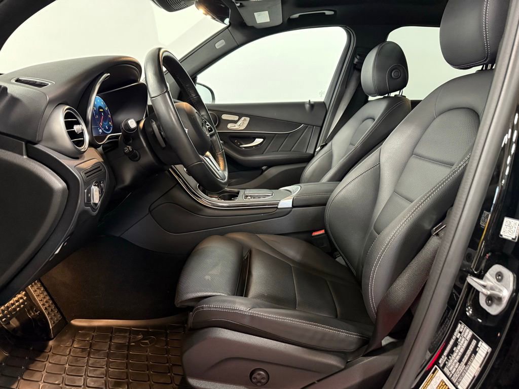 Used 2022 Mercedes-Benz GLC 300 4MATIC image 10