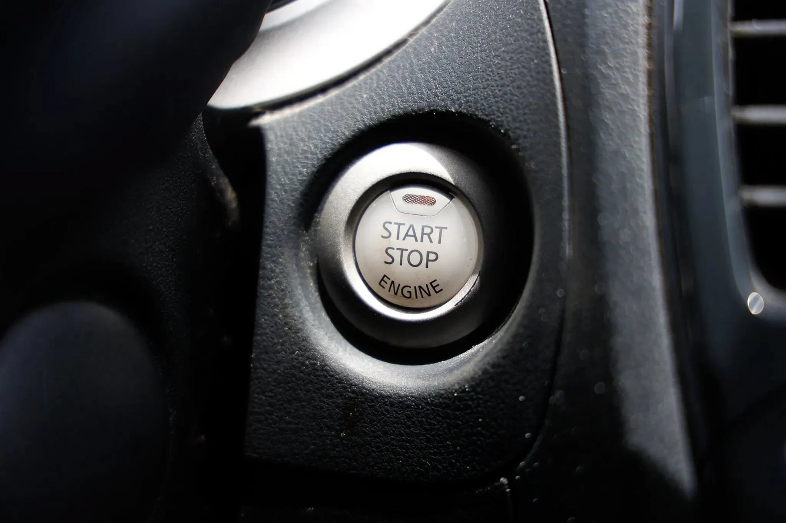 Used 2013 Nissan Juke SL w/ Sport Pkg AWD/4WD image 29