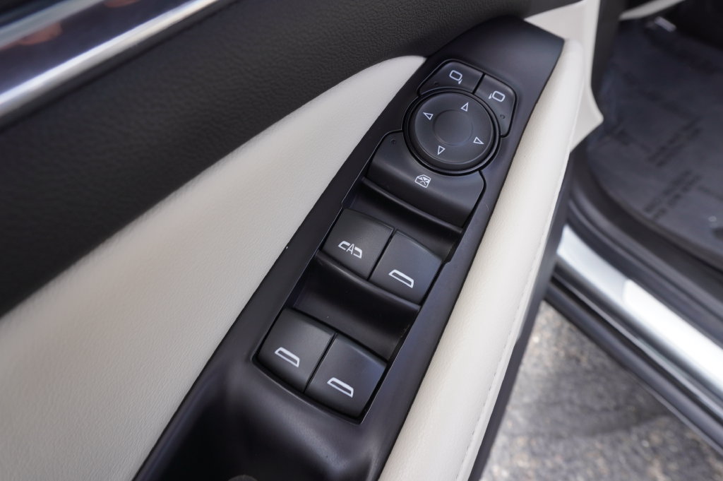 Used 2023 Buick Enclave Essence FWD image 20