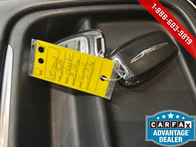 Used 2019 Chrysler Pacifica Touring-L image 27