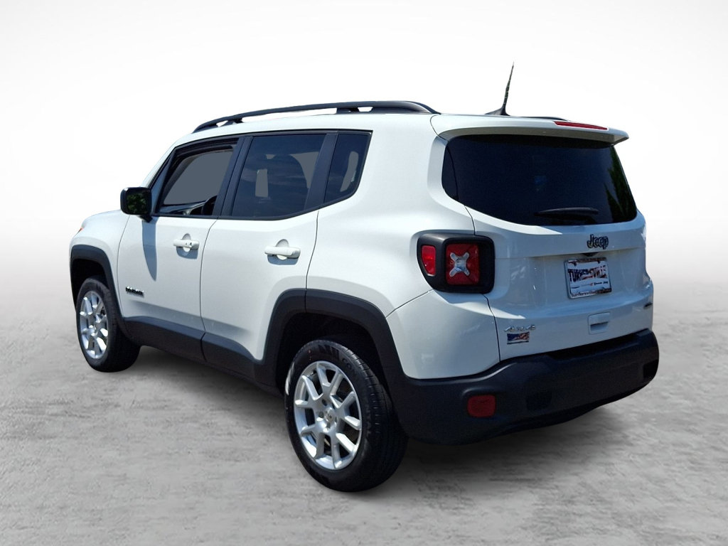 Certified 2022 Jeep Renegade Latitude w/ Convenience Group AWD/4WD image 3