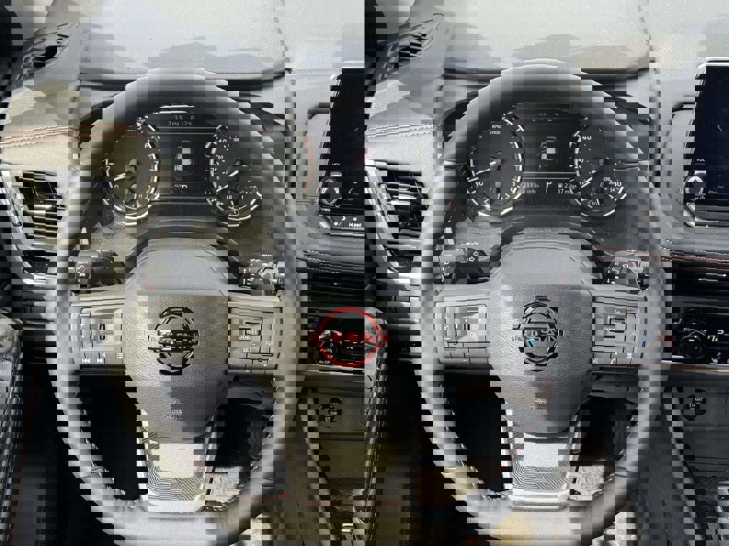 Certified 2025 Nissan Rogue SV image 23