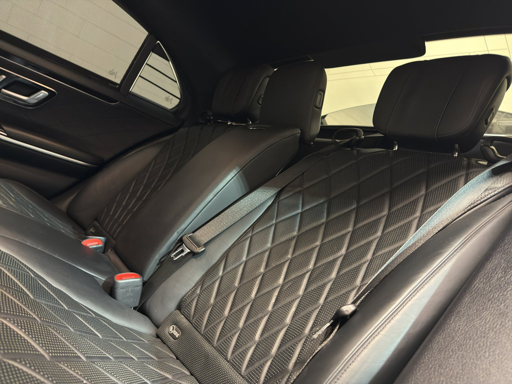 Used 2021 Mercedes-Benz S 580 4MATIC Sedan w/ AMG Line image 32