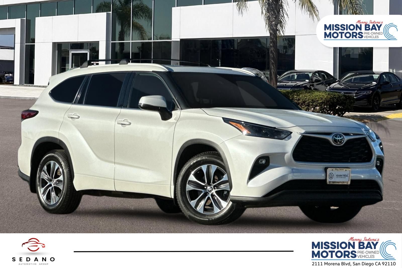 Used 2022 Toyota Highlander XLE FWD image 1