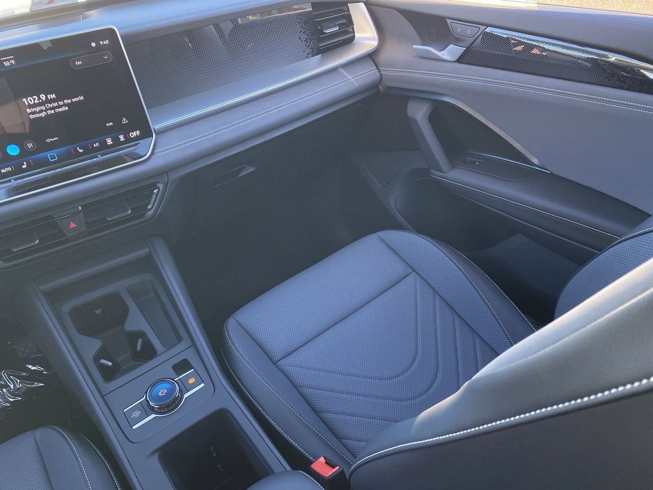 New 2026 Volkswagen Tiguan SE FWD image 12