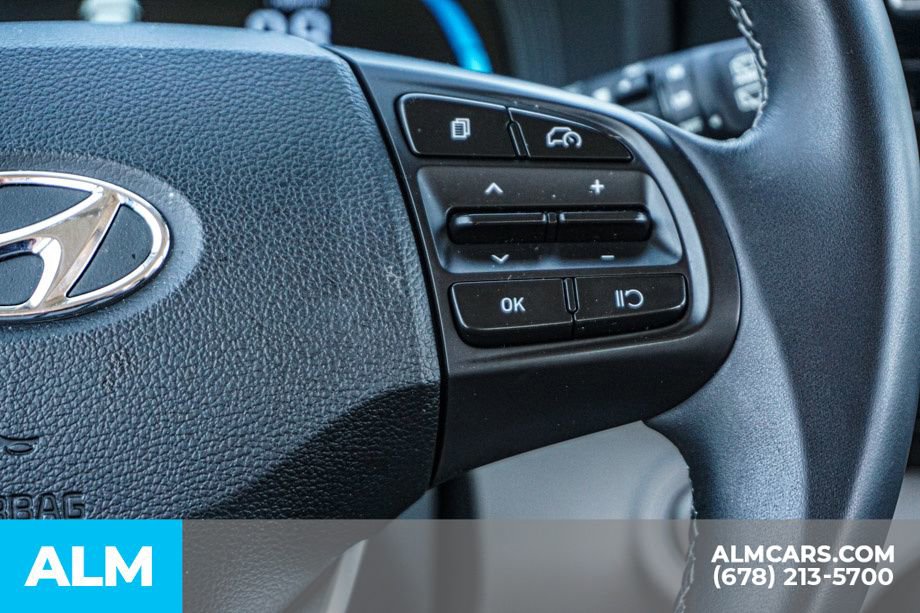 Used 2025 Hyundai Venue SEL image 30