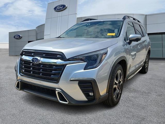 Used 2023 Subaru Ascent Touring AWD/4WD image 3