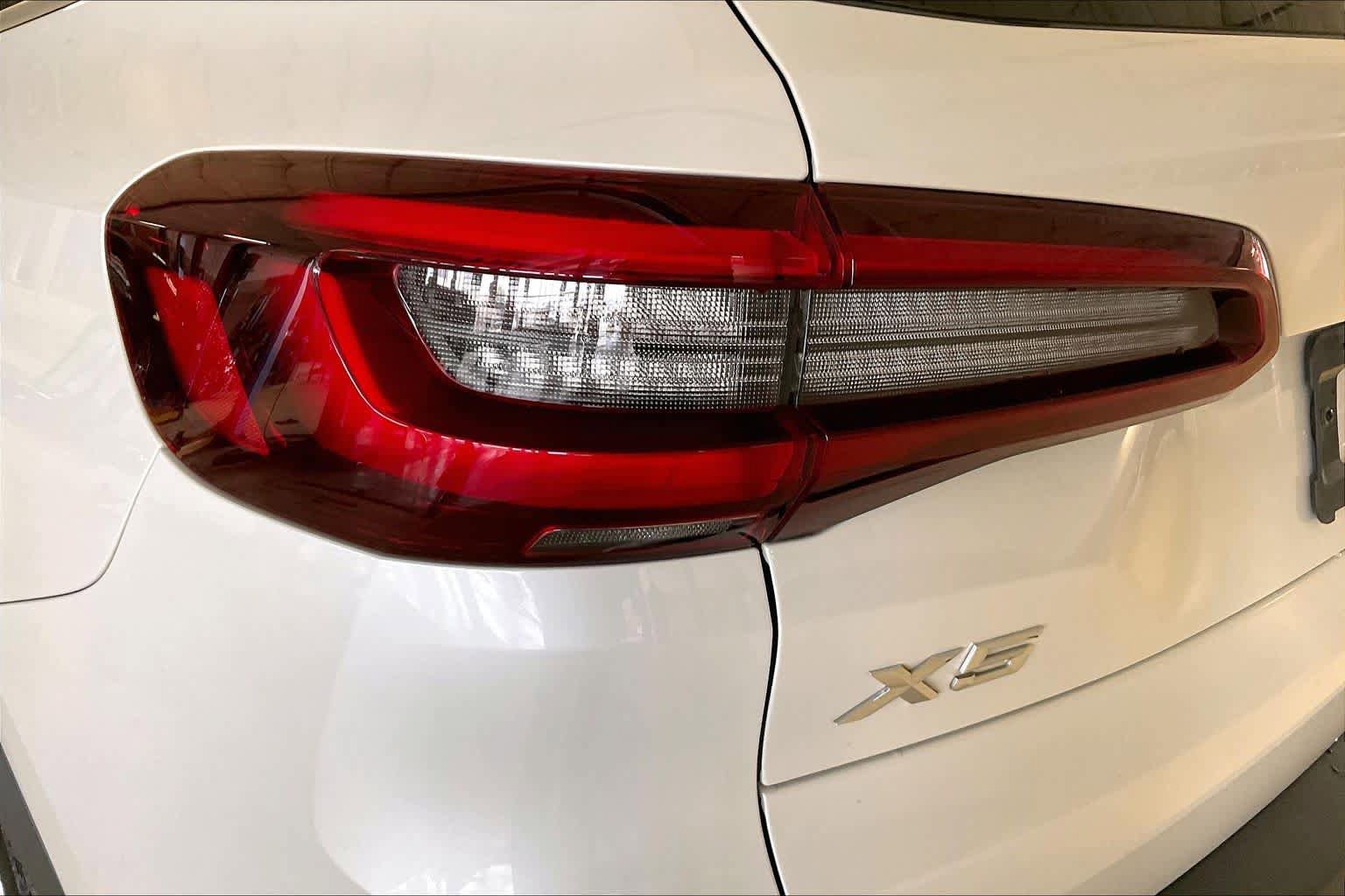 Used 2022 BMW X5 xDrive40i w/ Premium Package AWD/4WD image 26