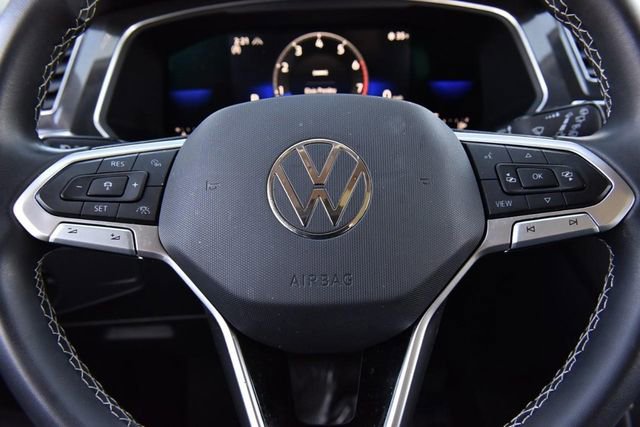 Used 2023 Volkswagen Tiguan SE w/ Panoramic Sunroof Package image 17