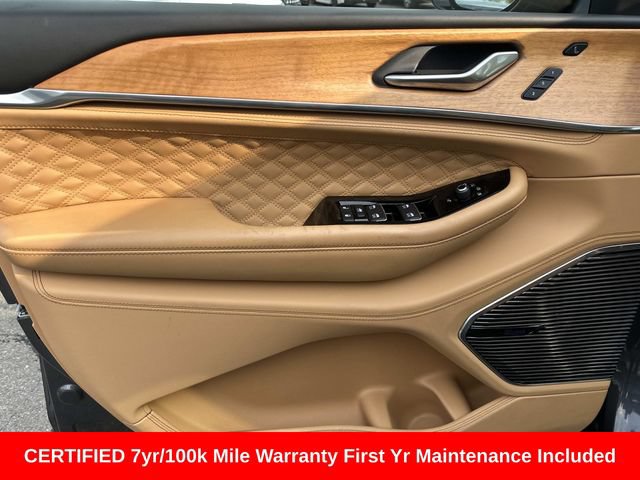 Used 2023 Jeep Grand Cherokee L Summit AWD/4WD image 21