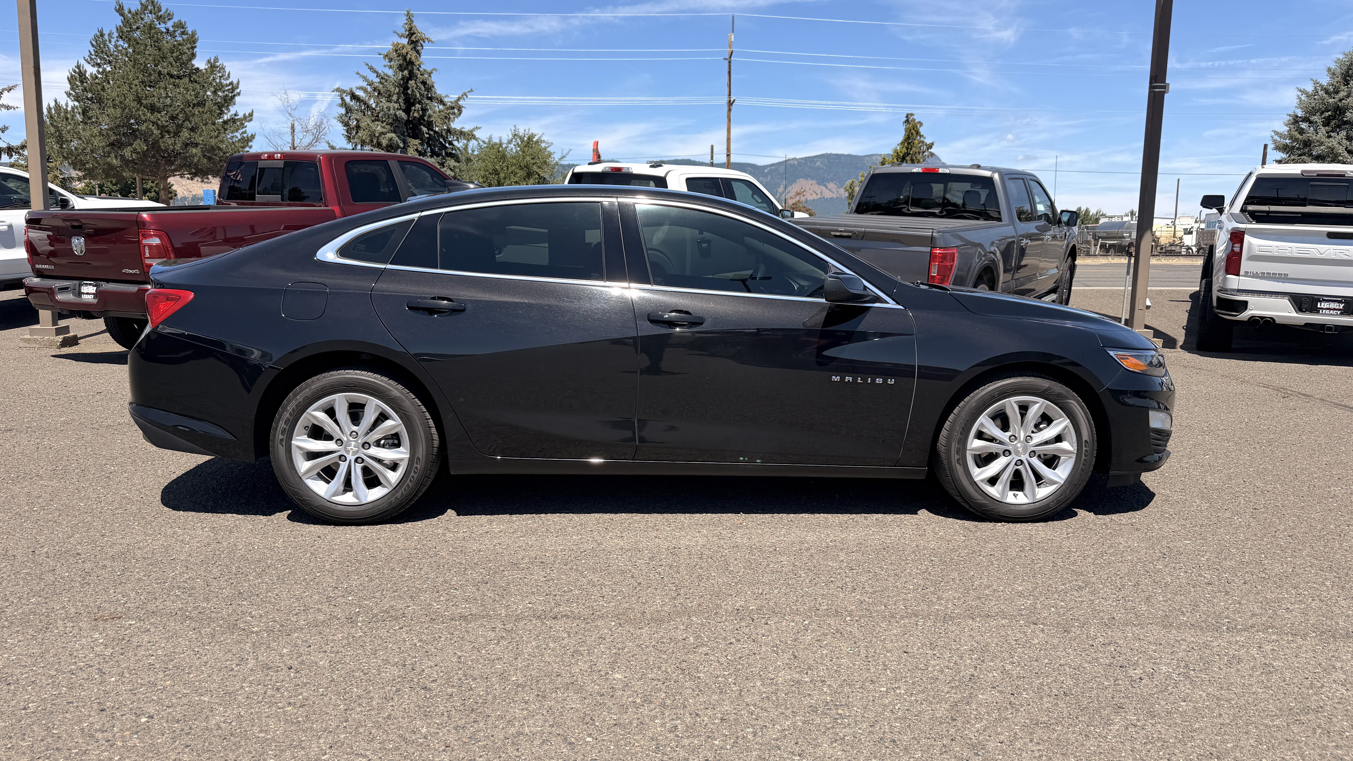 Used 2024 Chevrolet Malibu LT FWD image 8