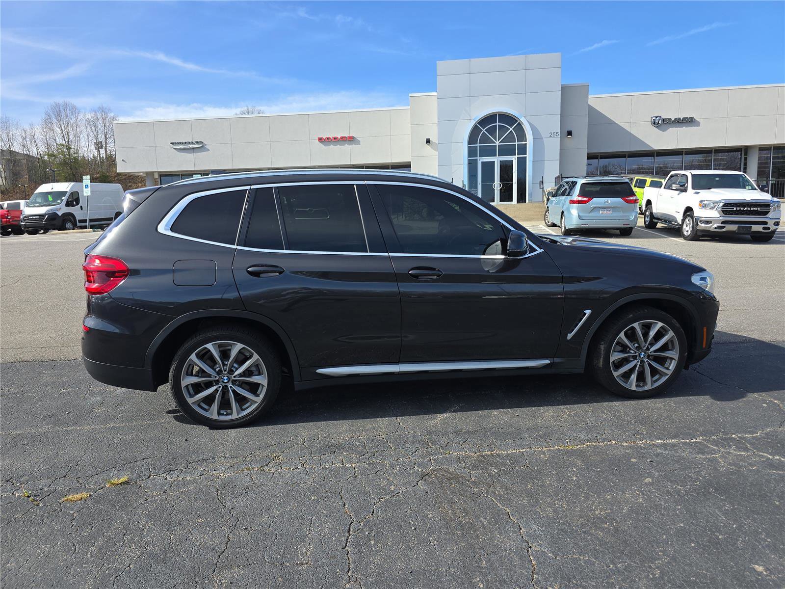 Used 2019 BMW X3 xDrive30i w/ Premium Package image 2