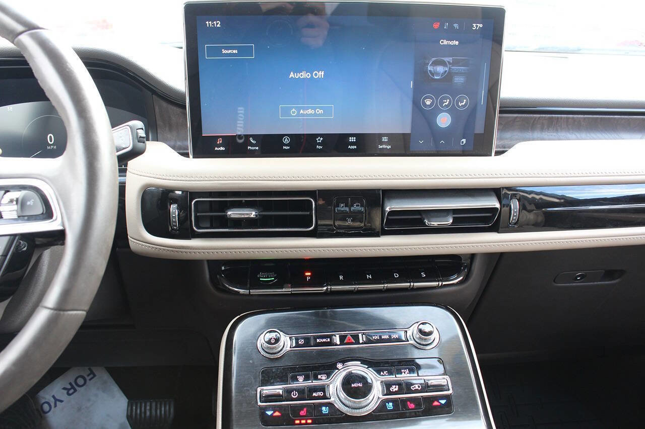 Used 2022 Lincoln Nautilus Reserve w/ Luxury Package image 14