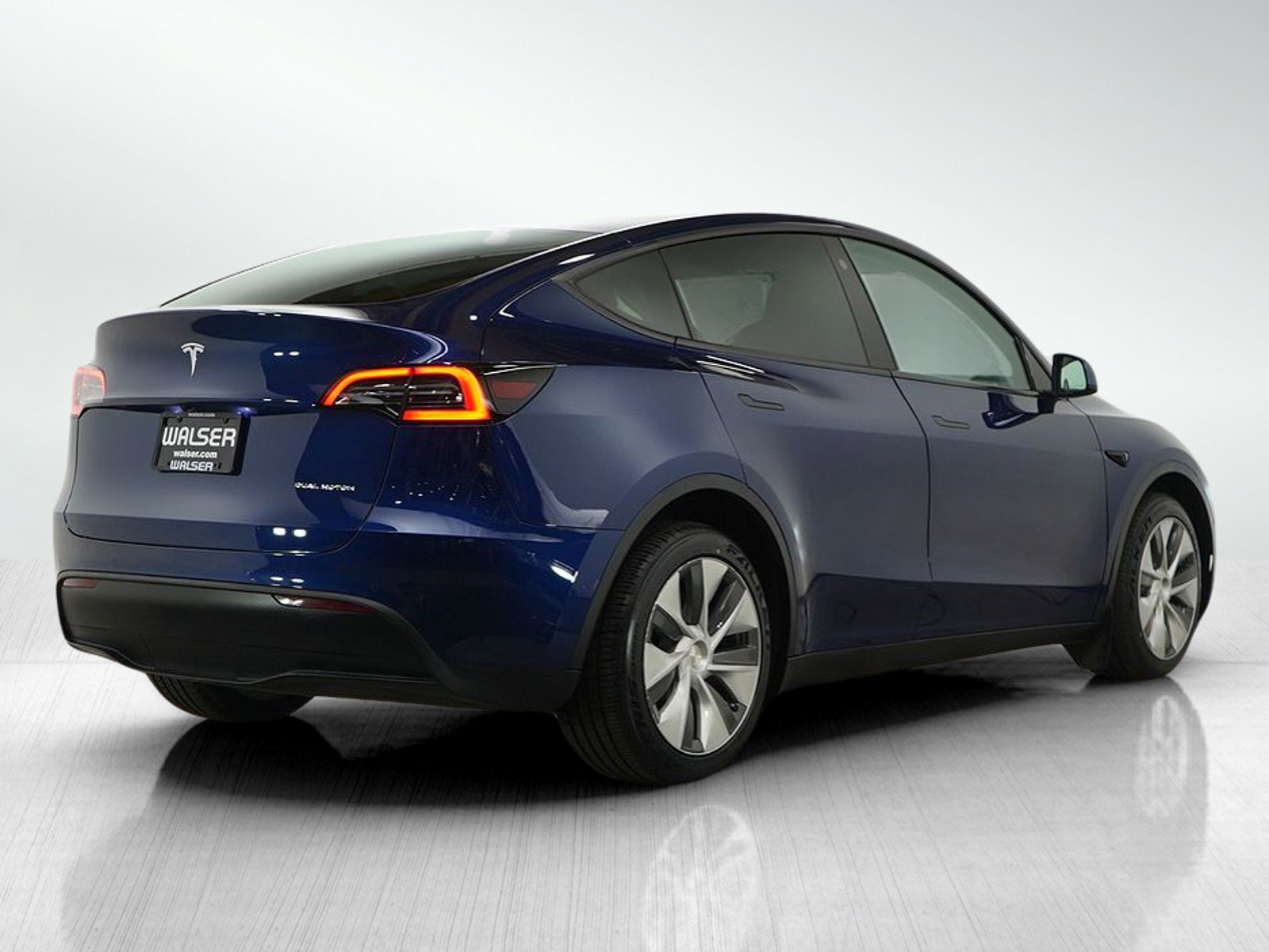 Used 2022 Tesla Model Y Long Range image 5