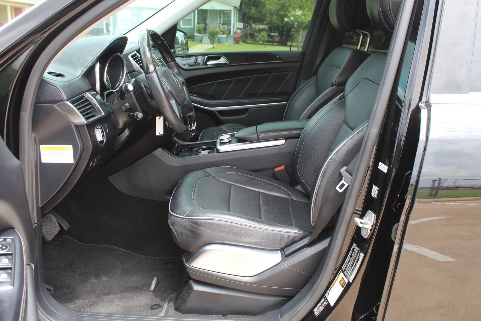Used 2014 Mercedes-Benz GL 550 4MATIC w/ Driver Assistance Package image 17