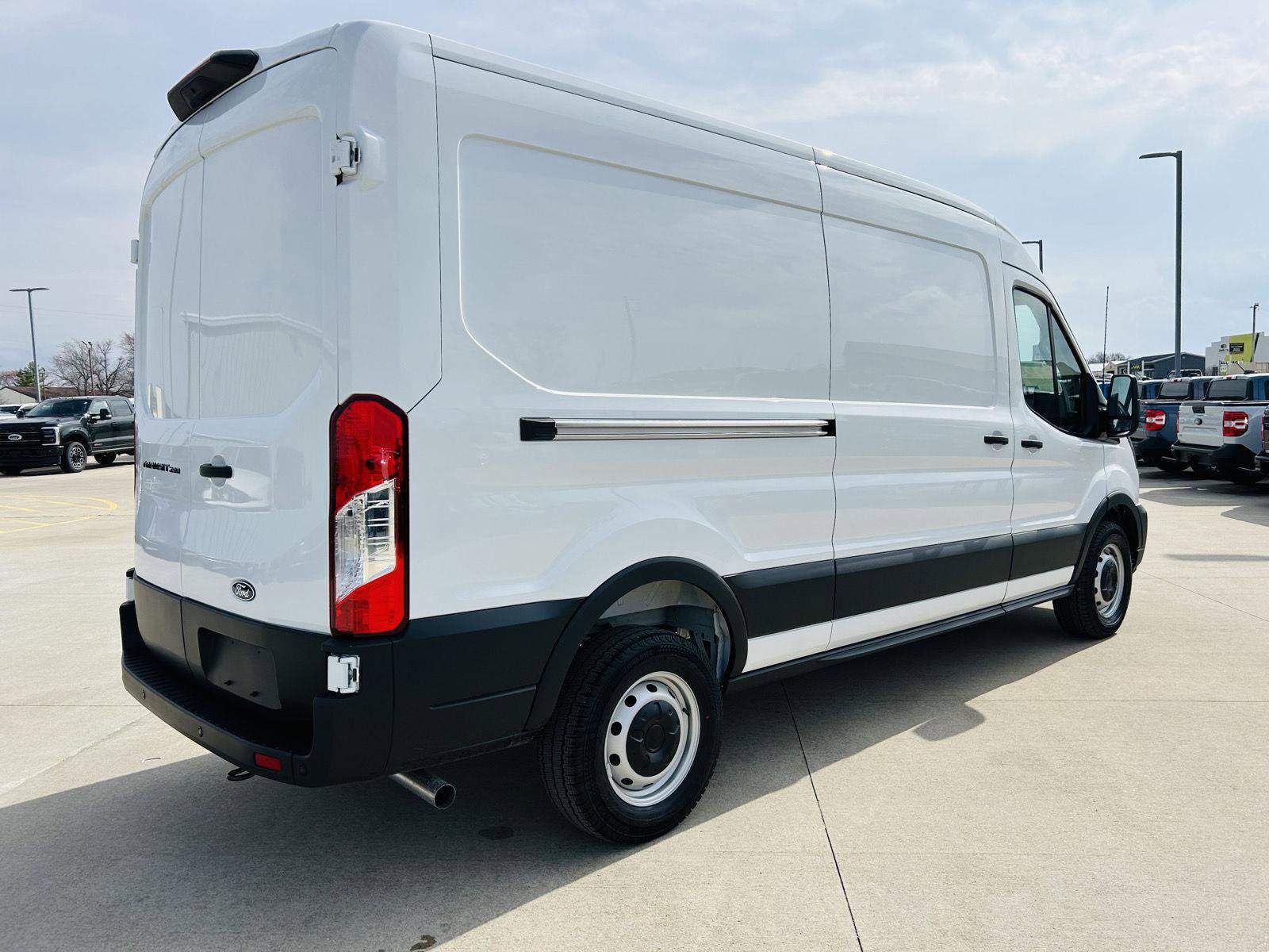New 2026 Ford Transit 250 148 Medium Roof RWD image 29