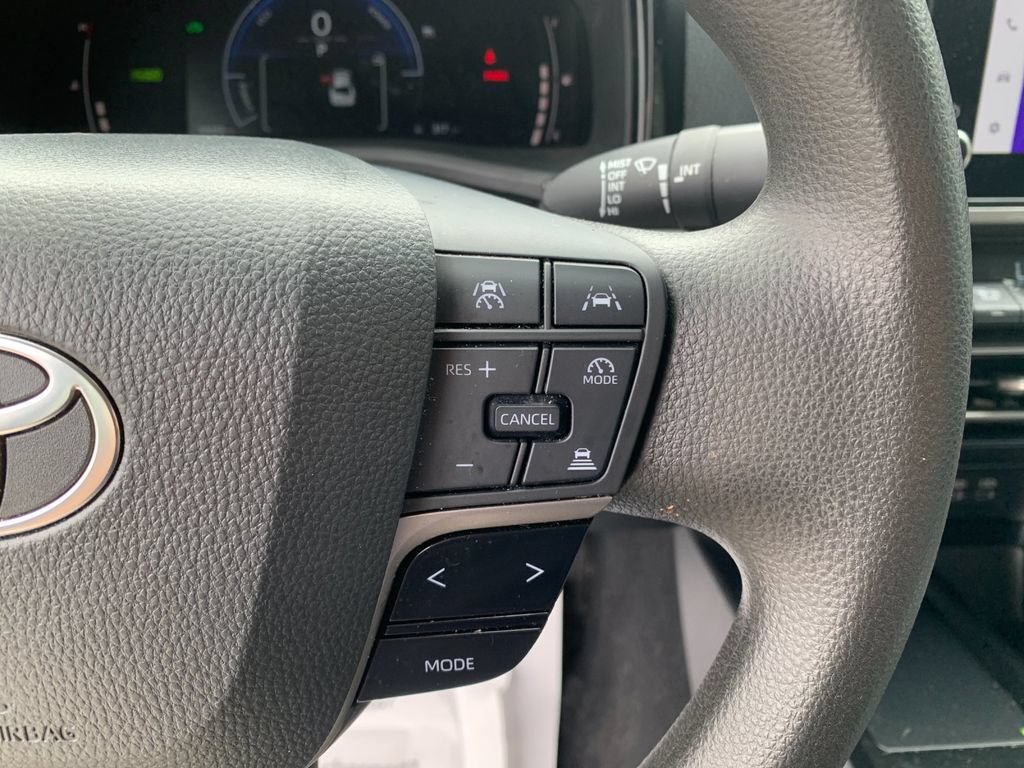 Used 2025 Toyota Camry LE w/ Convenience Package FWD image 28