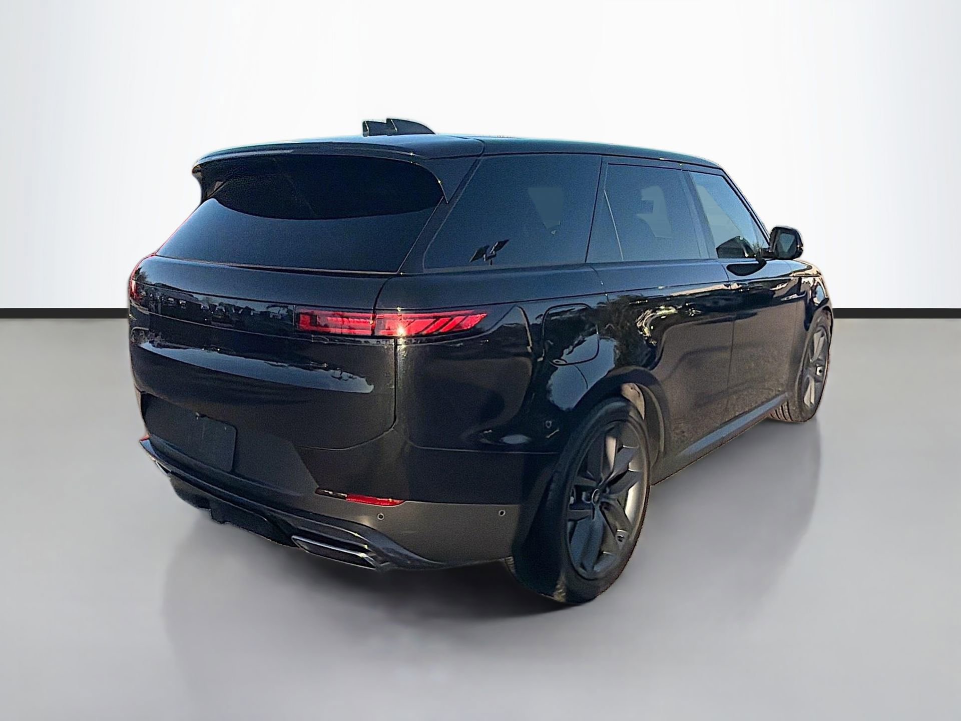 Used 2024 Land Rover Range Rover Sport SE image 4