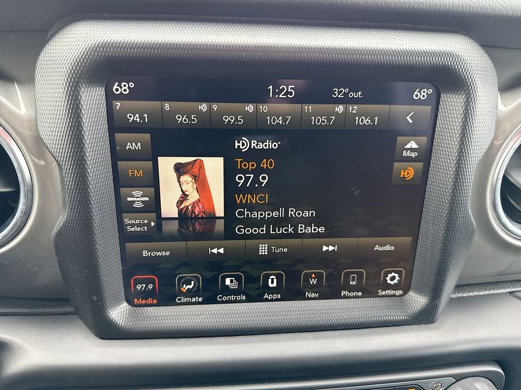 Used 2022 Jeep Wrangler Unlimited Sahara image 16