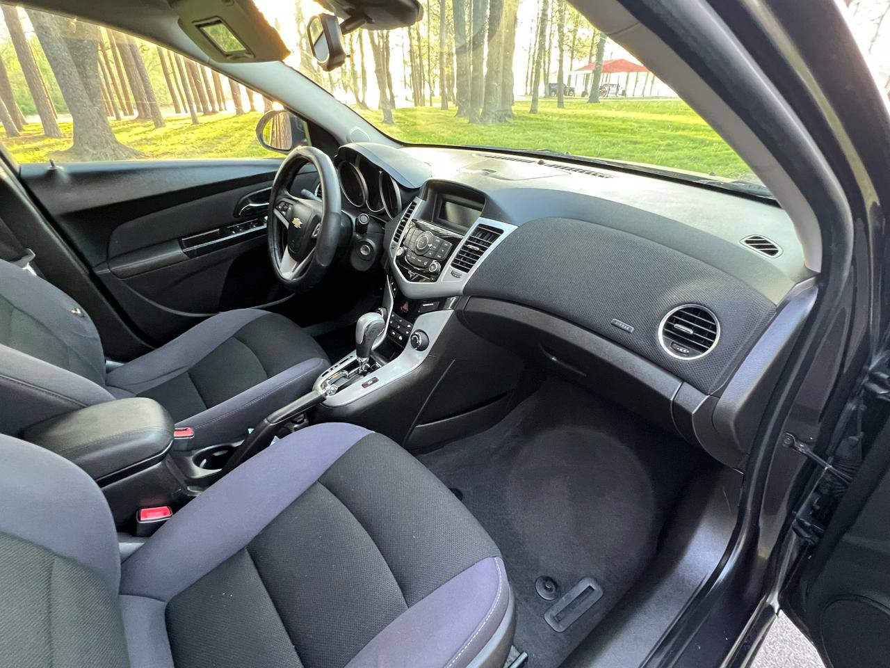 Used 2014 Chevrolet Cruze LT FWD image 11