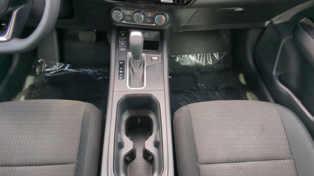 Certified 2025 Nissan Kicks S image 18