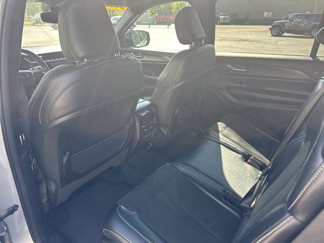 Used 2024 Jeep Grand Cherokee L Laredo image 18