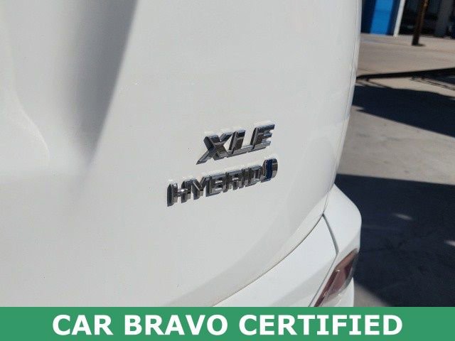 Used 2018 Toyota RAV4 XLE image 12