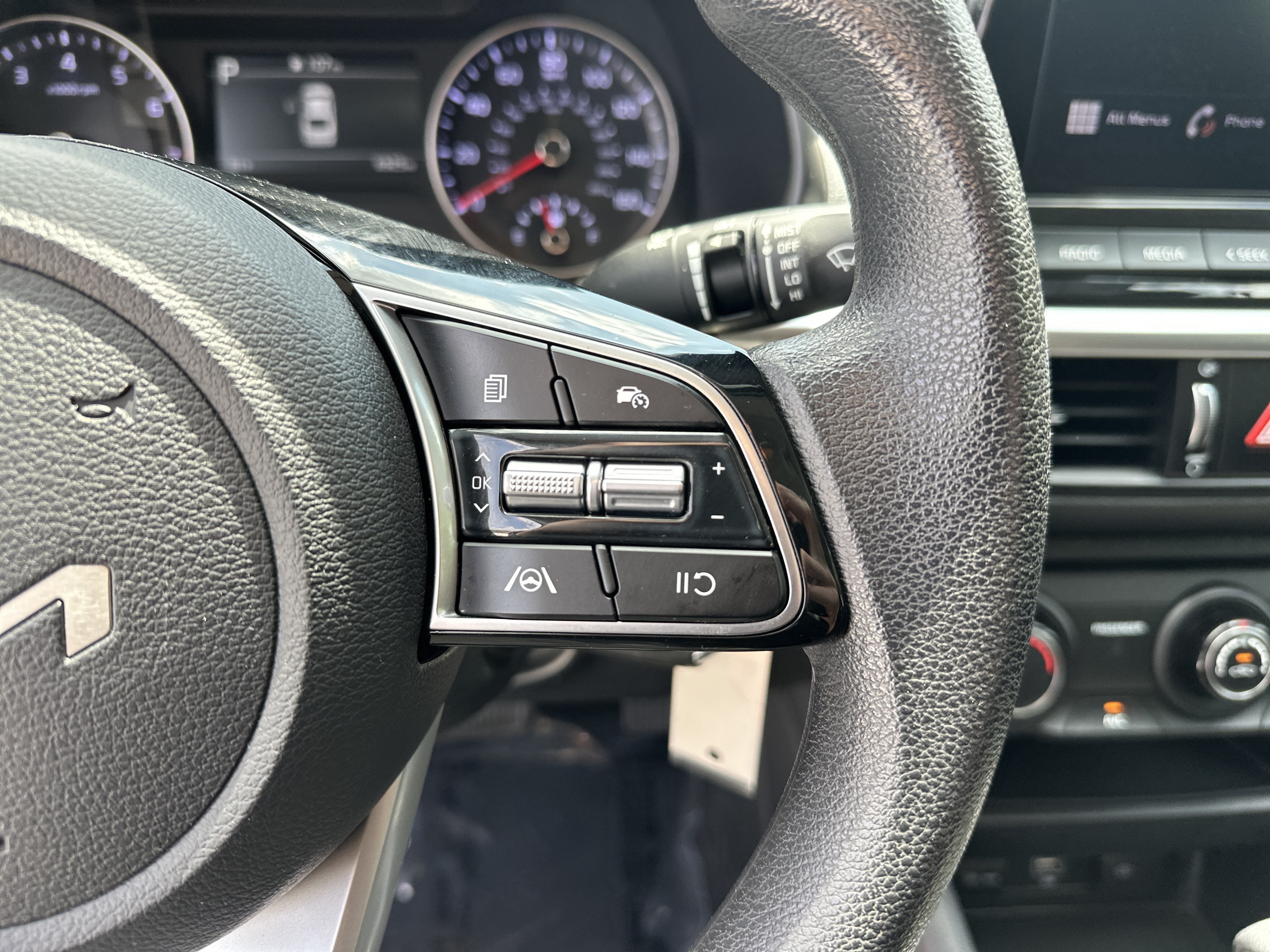 Used 2024 Kia Forte LXS w/ LXS Technology Package FWD image 20