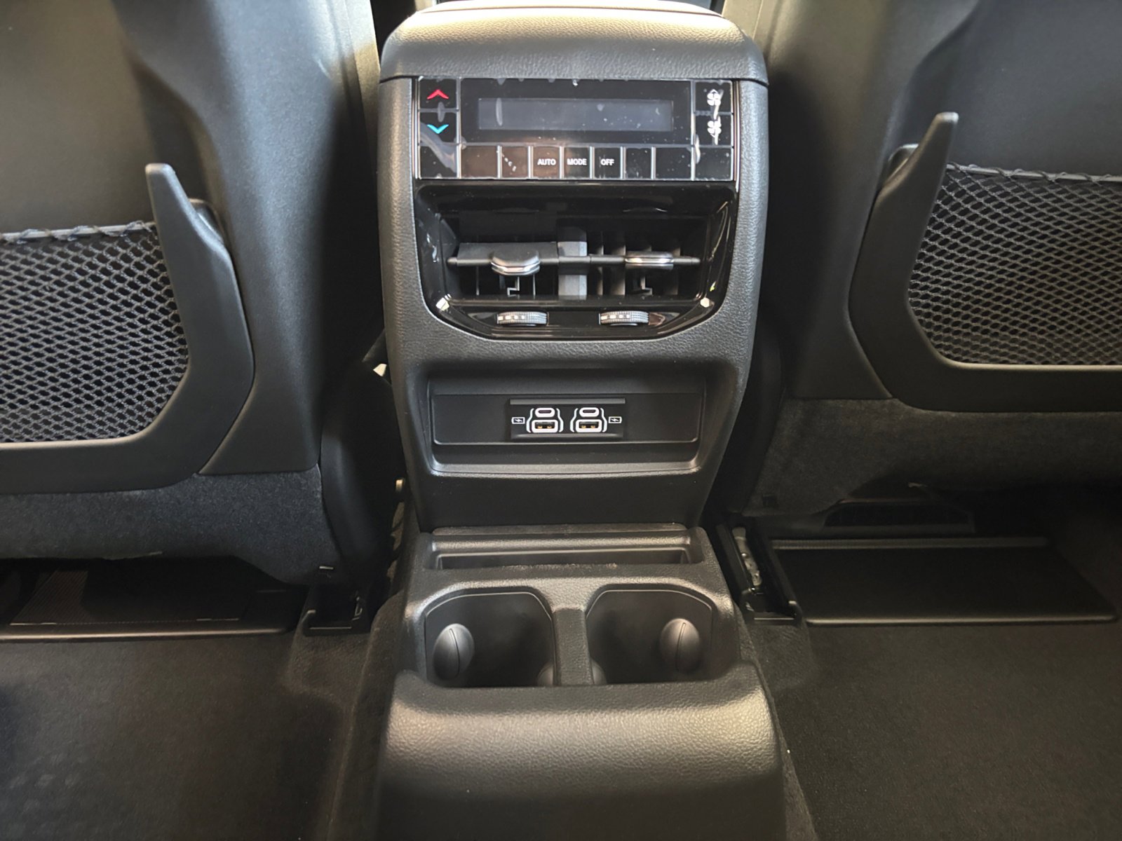 New 2025 Jeep Grand Cherokee L Laredo w/ Trailer Tow Package image 31