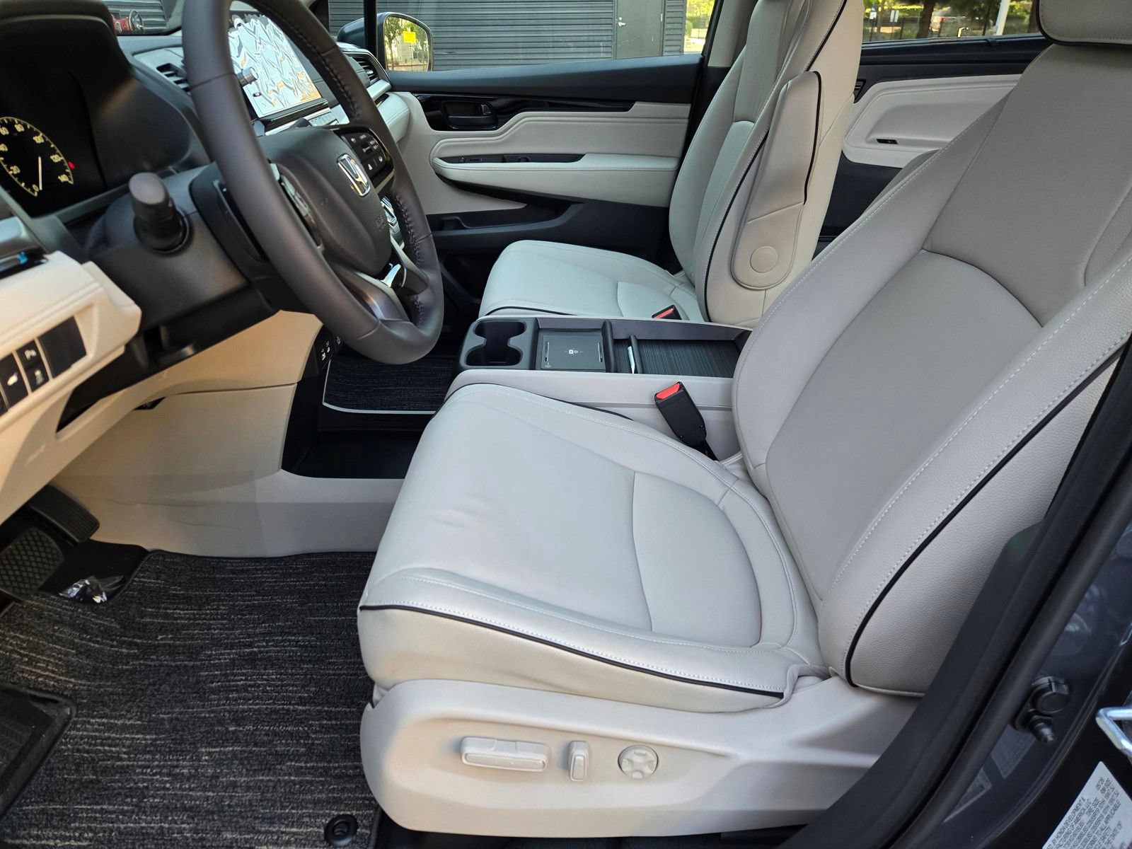 New 2026 Honda Odyssey Touring image 25