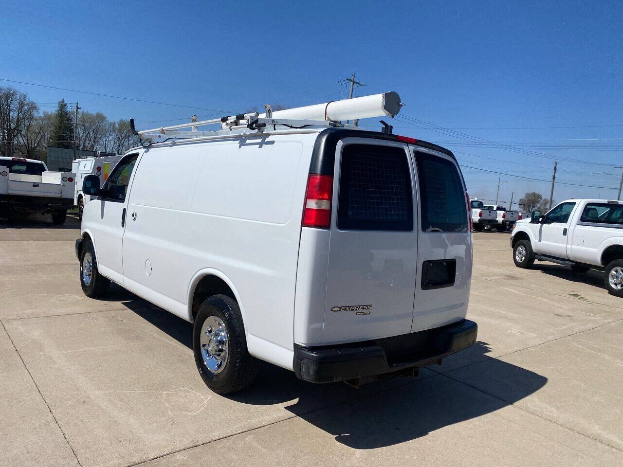Used 2013 Chevrolet Express 2500 RWD image 9