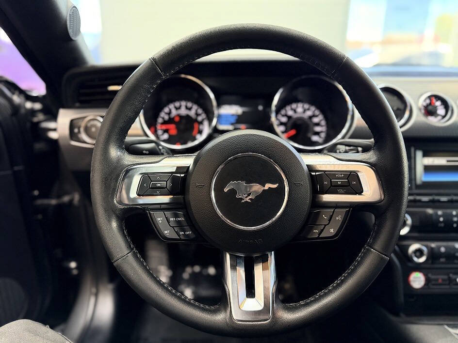 Used 2017 Ford Mustang GT w/ GT Performance Package RWD image 7