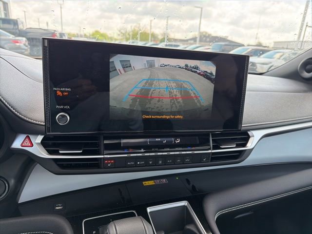Used 2025 Toyota Sienna XSE w/ XSE Plus Package AWD/4WD image 13