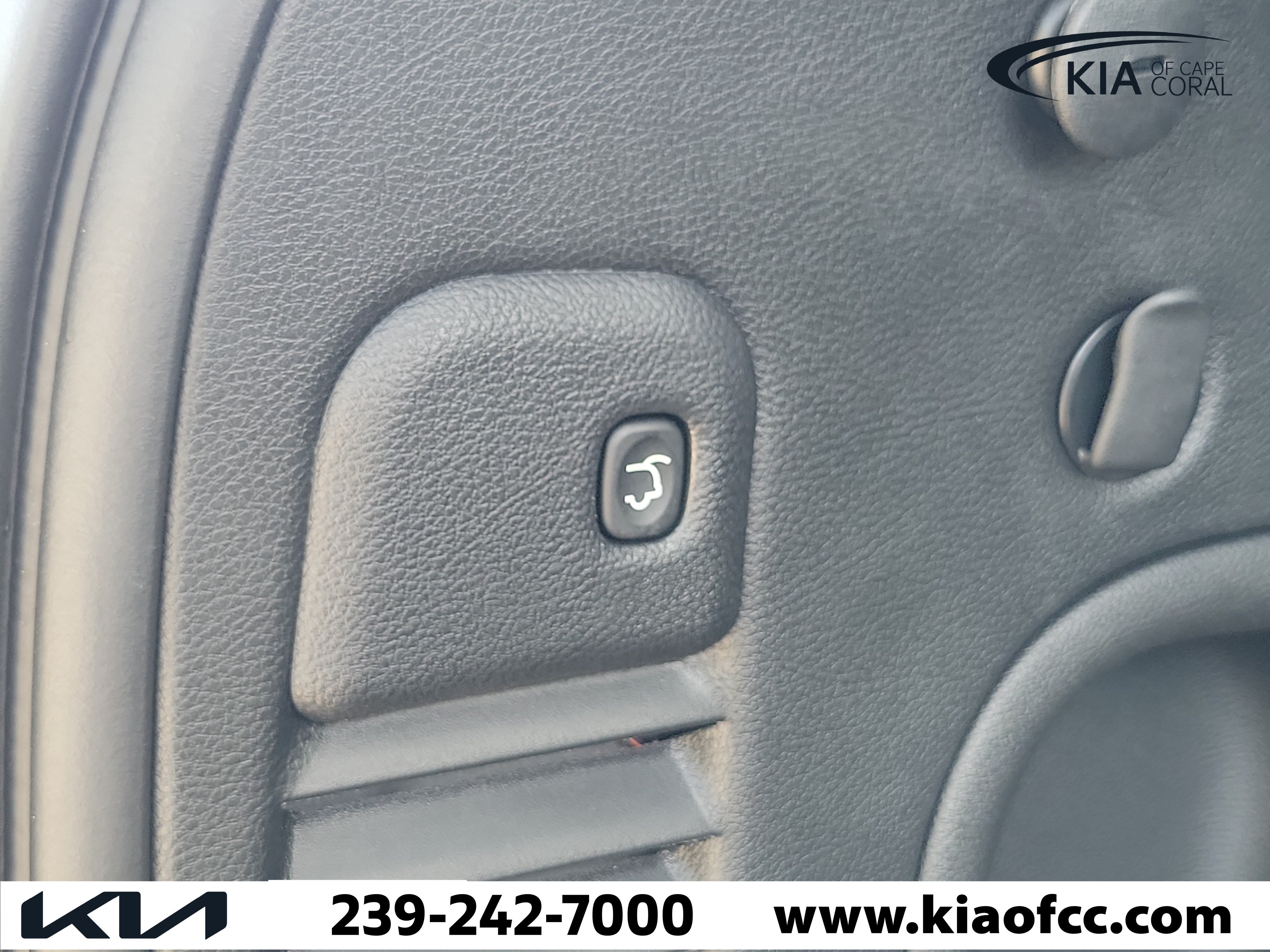Used 2021 Jeep Grand Cherokee Laredo X RWD image 12