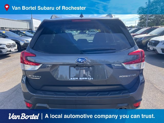 Used 2021 Subaru Forester Premium AWD/4WD image 5
