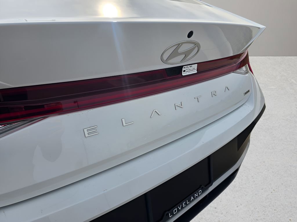 Used 2025 Hyundai Elantra Limited image 9