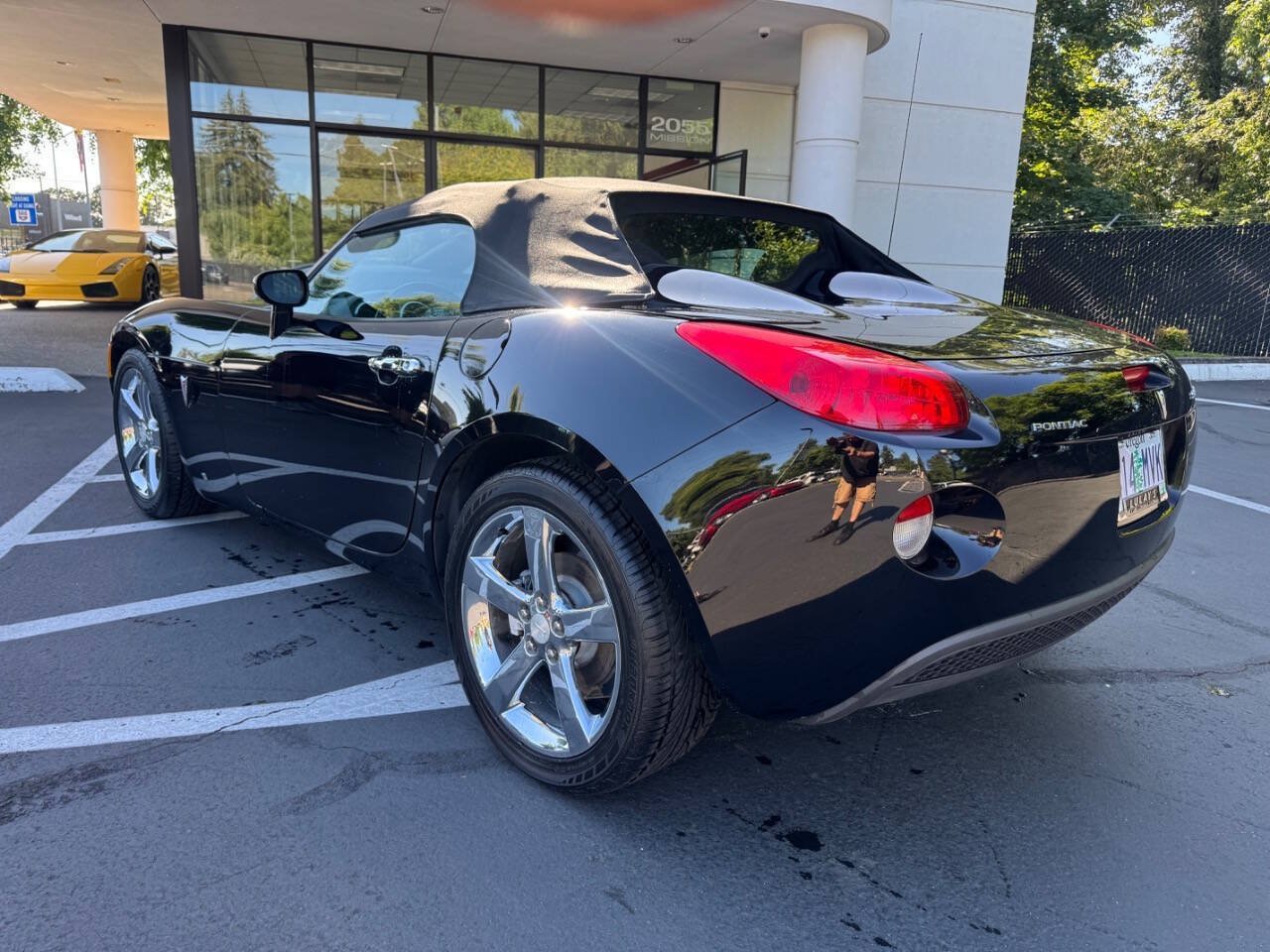 Used 2006 Pontiac Solstice Convertible w/ Premium Package RWD image 6