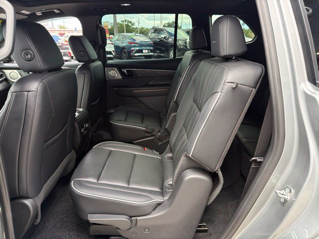 Used 2026 Buick Enclave Avenir w/ Super Cruise Package FWD image 17